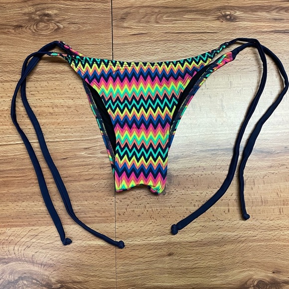 Colorful Wavy Brazilian Bikini Bottom - Picture 1 of 5